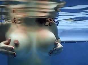 culi, tettone, pompini, eruzioni-di-sperma, latini, pornostar, piscina, brunette