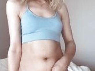 travesti, amatör, babe, genç, sarışın, sevimli, ufak-tefek-kadın, tek-kişilik, küçük-memeler, muziplik