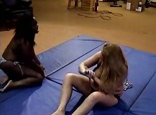 Interracial catfight 8