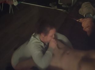 amateur, ejaculation-sur-le-corps, énorme-bite, milf, fellation-profonde, américaine, brunette, tatouage