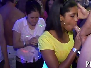 teta-grande, festa, ébona, pénis-grande, interracial, garganta-funda, sexo-em-grupo, loira, morena, selvagem-wild