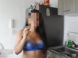 Le chupo la polla y tengo sexo con mi hermanastro, Todo sea por su silencio Porno en español