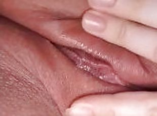 gros-nichons, masturbation, chatte-pussy, amateur, belle-femme-ronde, solo, brunette