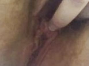 clito, poilue, masturbation, orgasme, chatte-pussy, amateur, belle-femme-ronde, solo, humide, taquinerie